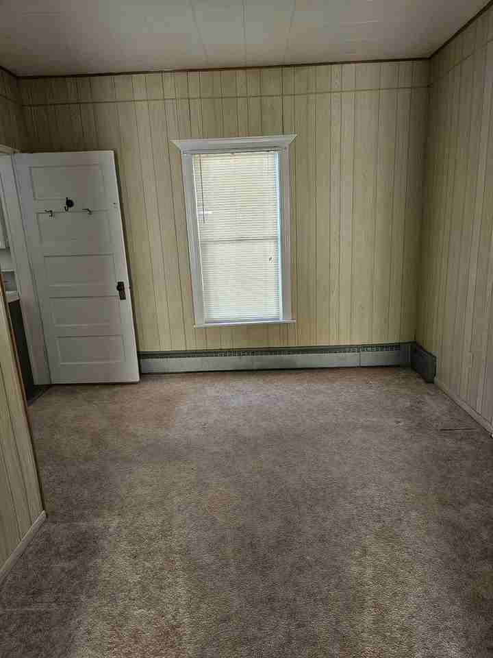 813 Woodbury St - Photo 5 of 17