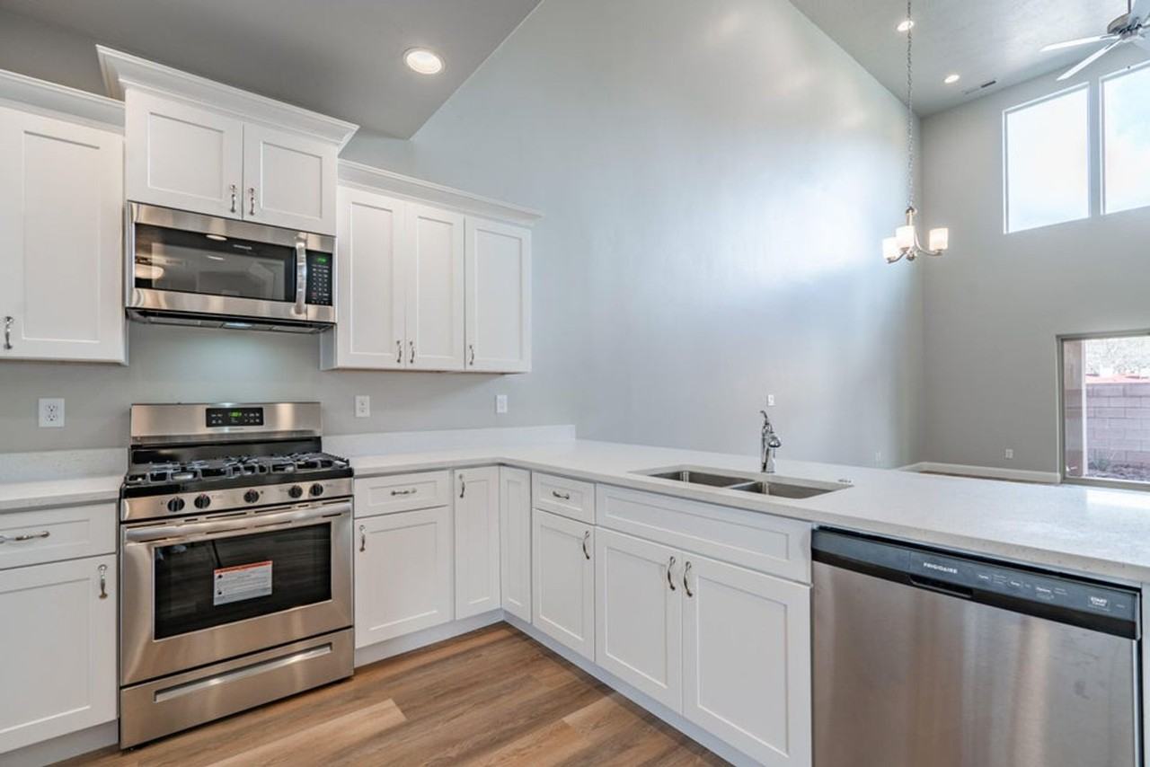 174 North 100 West #7 - Photo 3 of 33