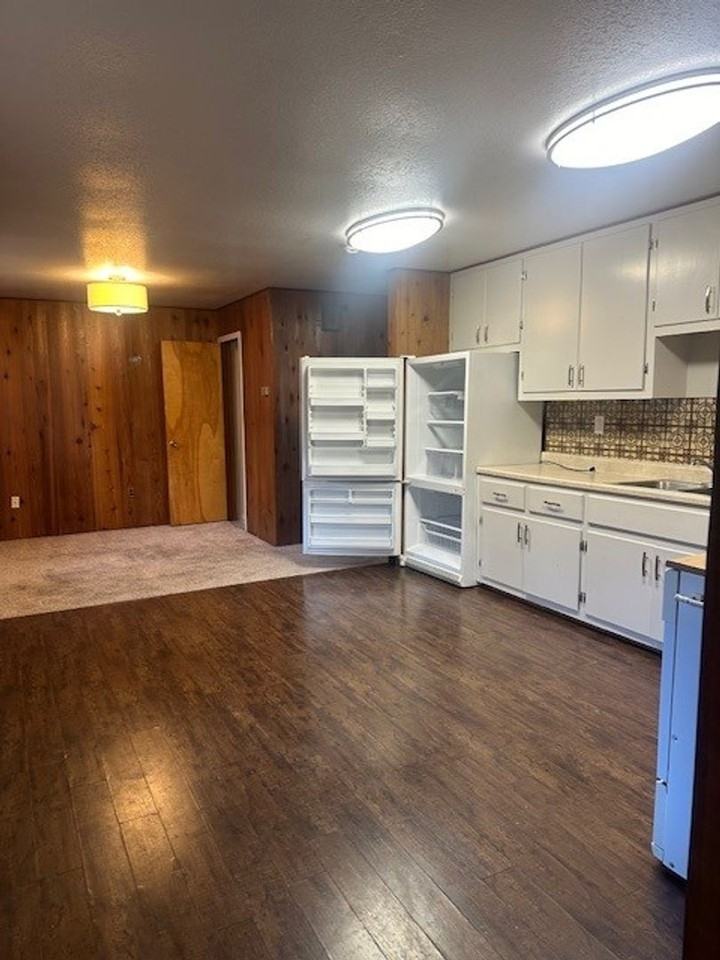 1027 Dogwood St #A - Photo 3 of 18
