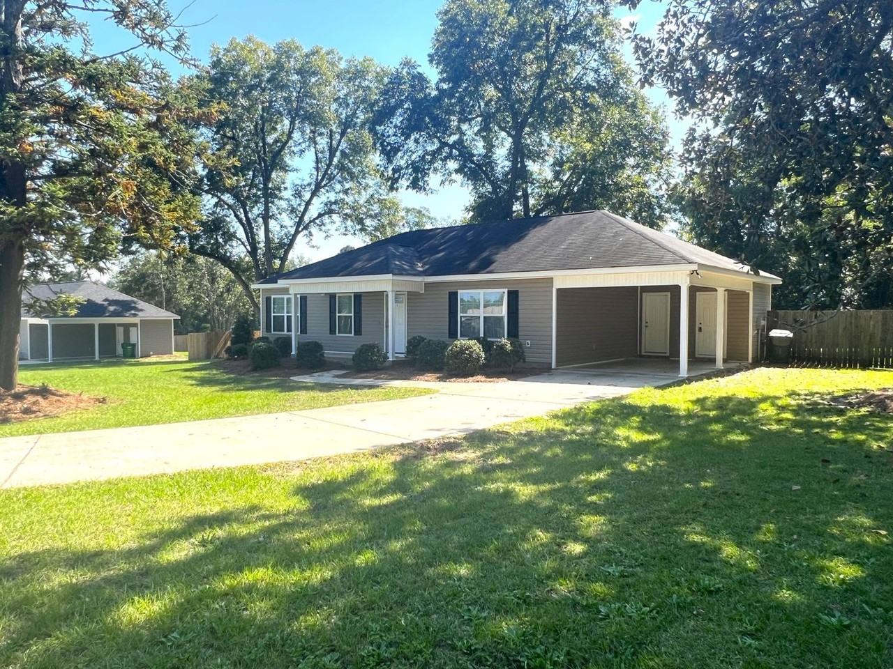 101 Azalea Ave - Photo 2 of 27