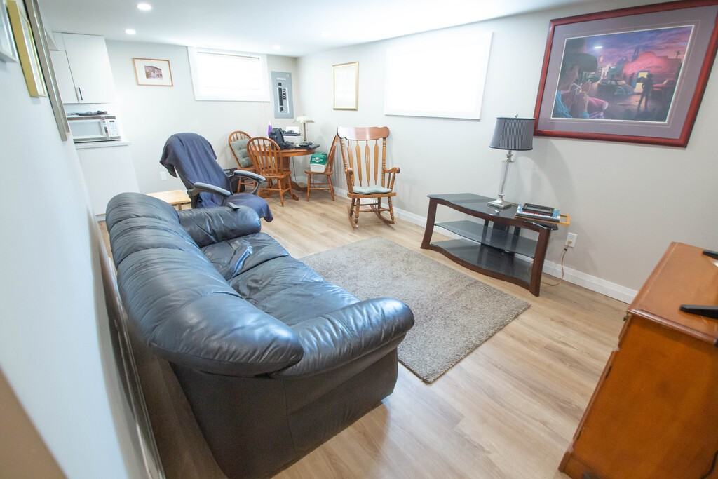 36 Balmoral Dr - Photo 3 of 26