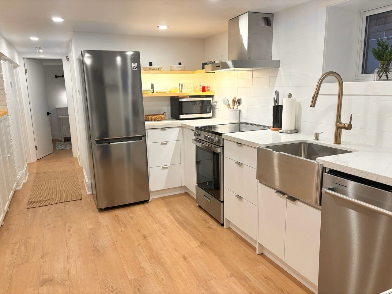 157 Geoffrey Street - Photo 3 of 17