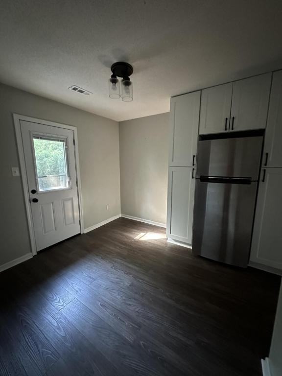 335 Hampton St - Photo 6 of 21