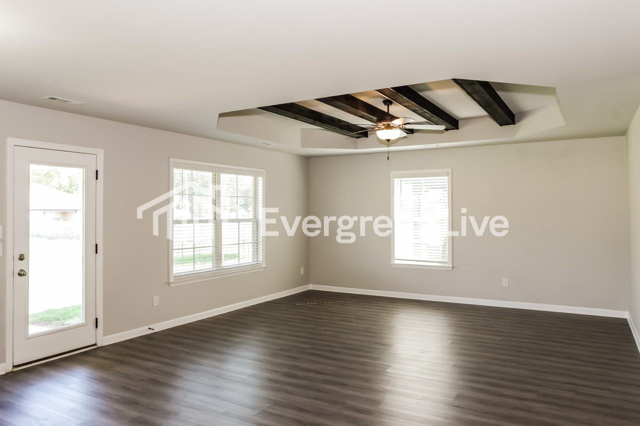 105 Ocean Springs Ave - Photo 3 of 15