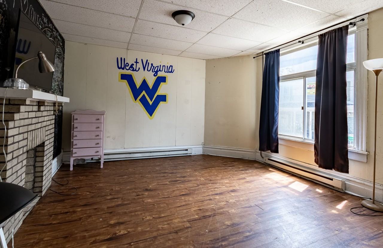 385 Forest Ave - Photo 7 of 17