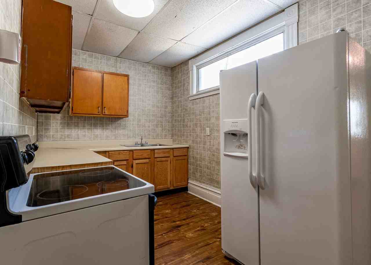 385 Forest Ave - Photo 6 of 17