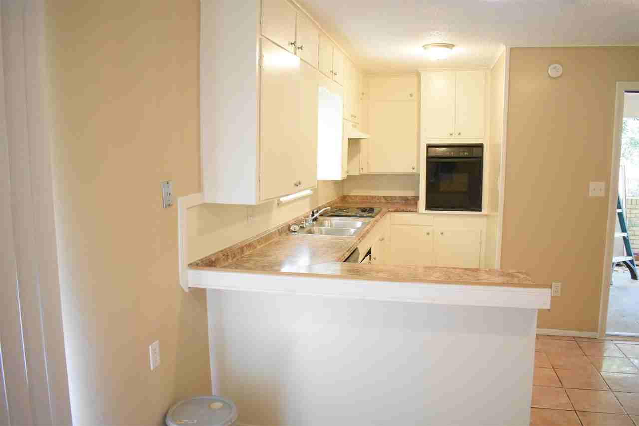 121 Marilyn St - Photo 2 of 16