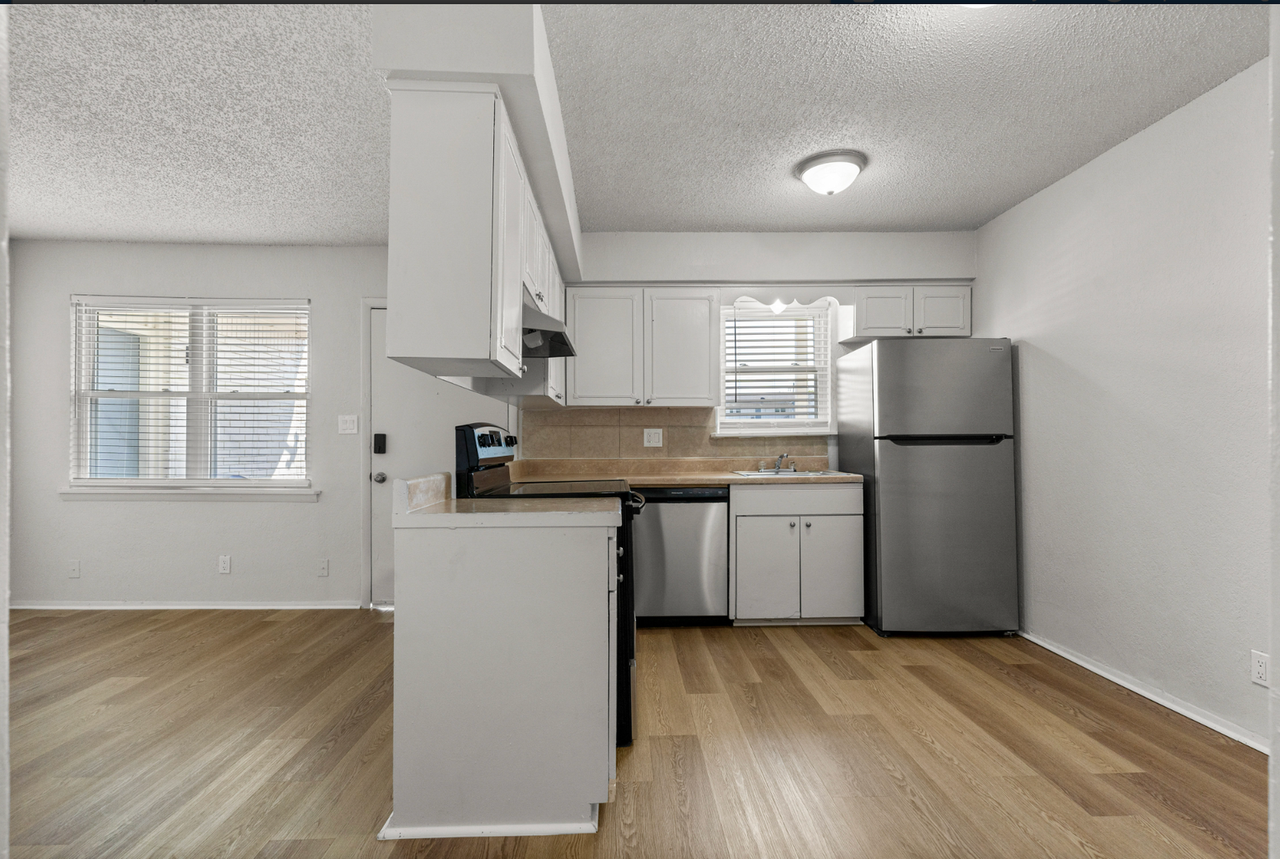 Monterrey Apartments - Photo 3 of 30