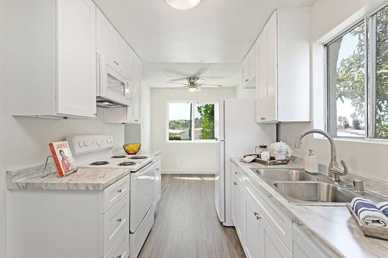Oakleaf Apartments - Photo 3 of 50