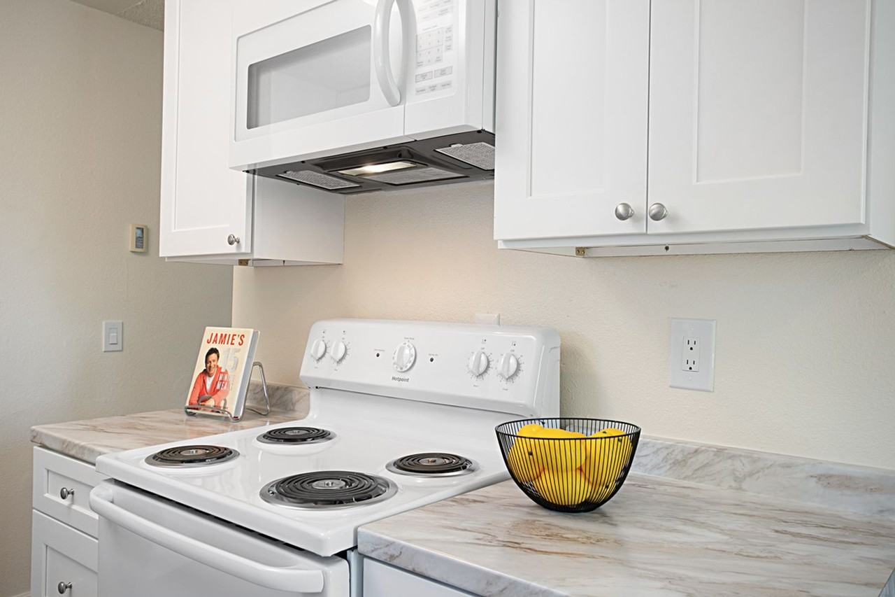 Oakleaf Apartments - Photo 6 of 50