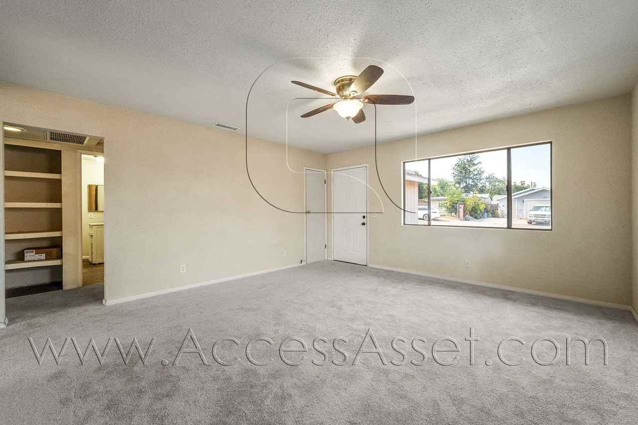33220 Schaper St - Photo 5 of 25