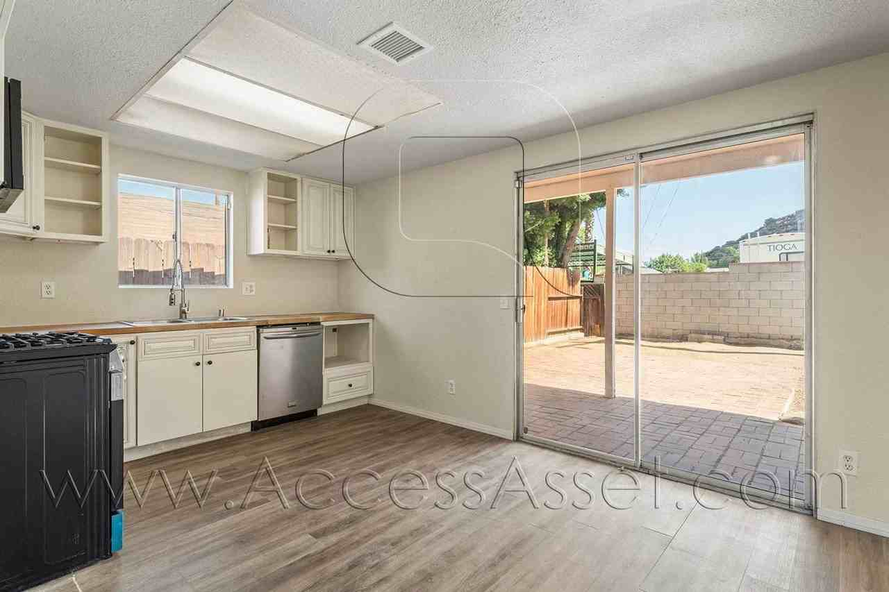 33220 Schaper St - Photo 6 of 25