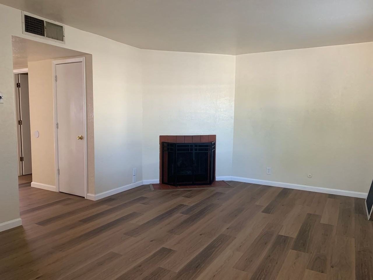 Adorable Fourplex Nestled in Four Hills - Photo 4 of 12