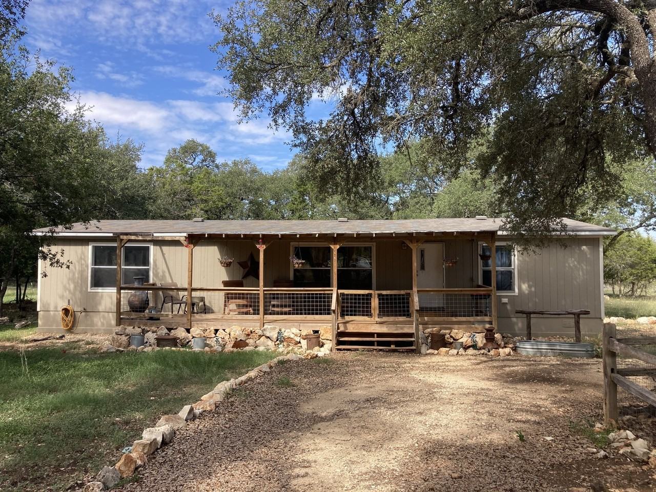 1631 Purgatory Rd - Photo 3 of 33