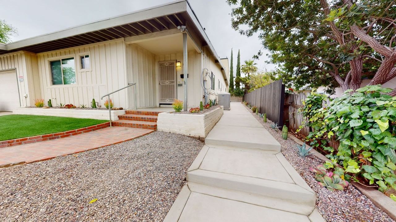 5303 Hewlett Dr - Photo 2 of 17