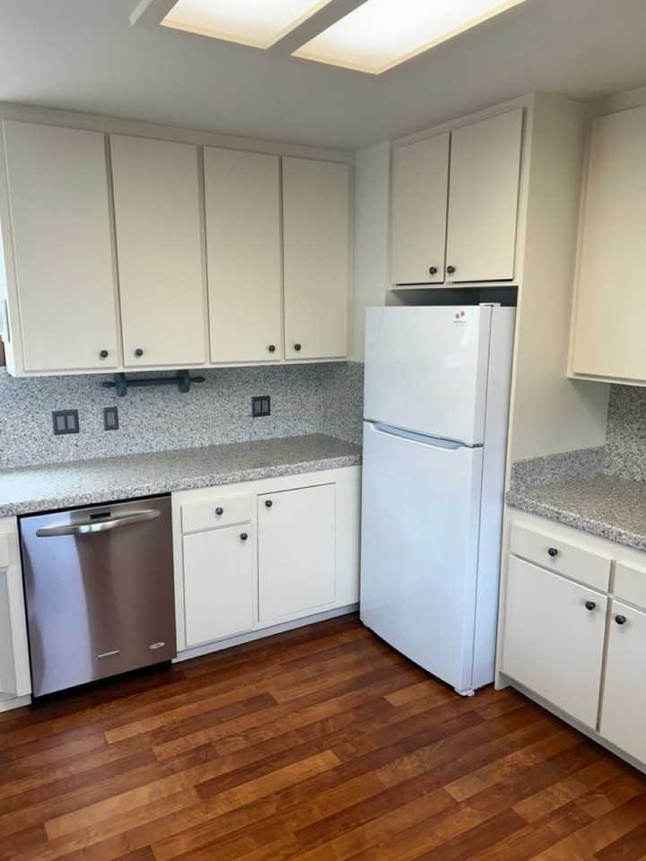 1933 Pacific Ave - Photo 3 of 23