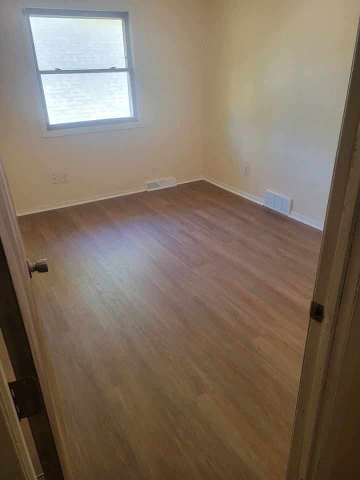 6677 N 55th St - Photo 2 of 7