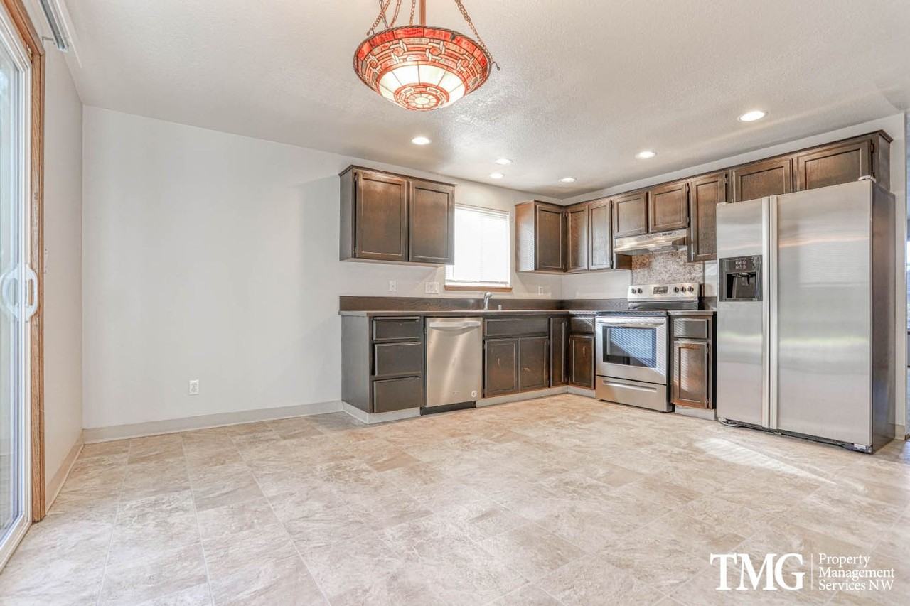 7701 Ne 136th Ave - Photo 7 of 25