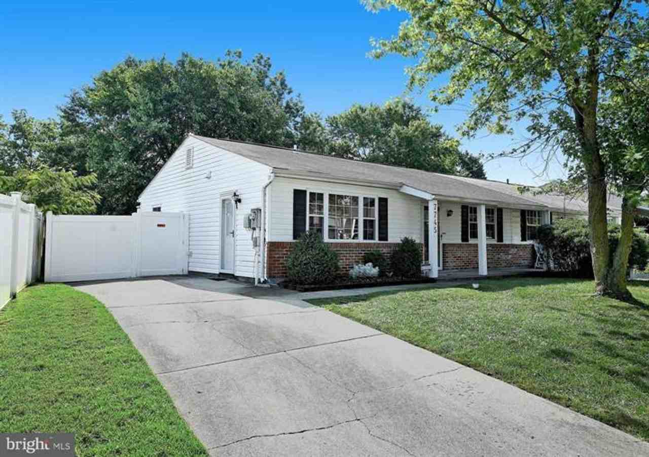 7745 Notley Rd - Photo 2 of 25