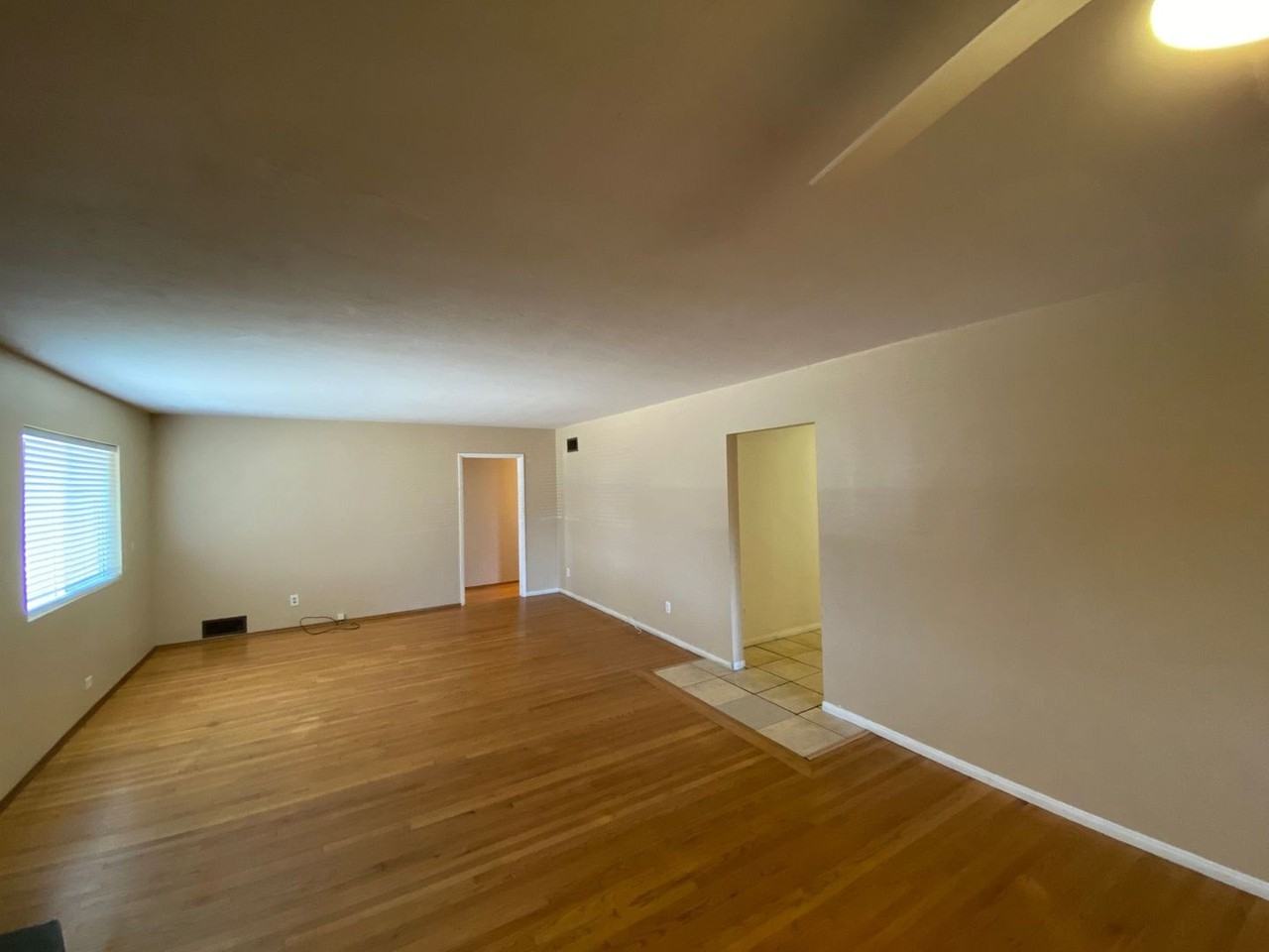 5616 Dorothy Way - Photo 5 of 20