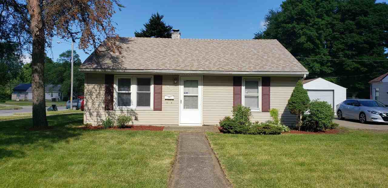 903 N Twyckenham Dr - Photo 2 of 20