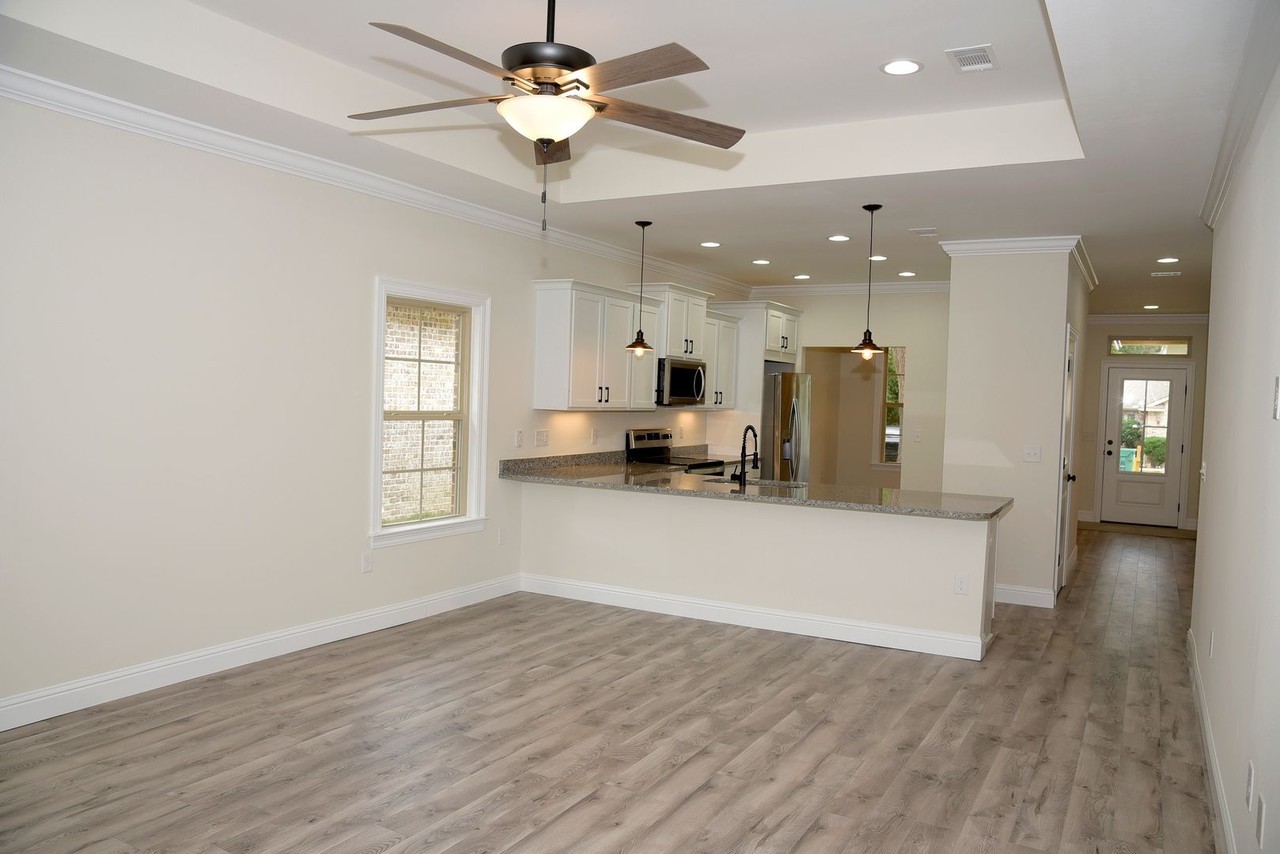 209 Florida St - Photo 5 of 20