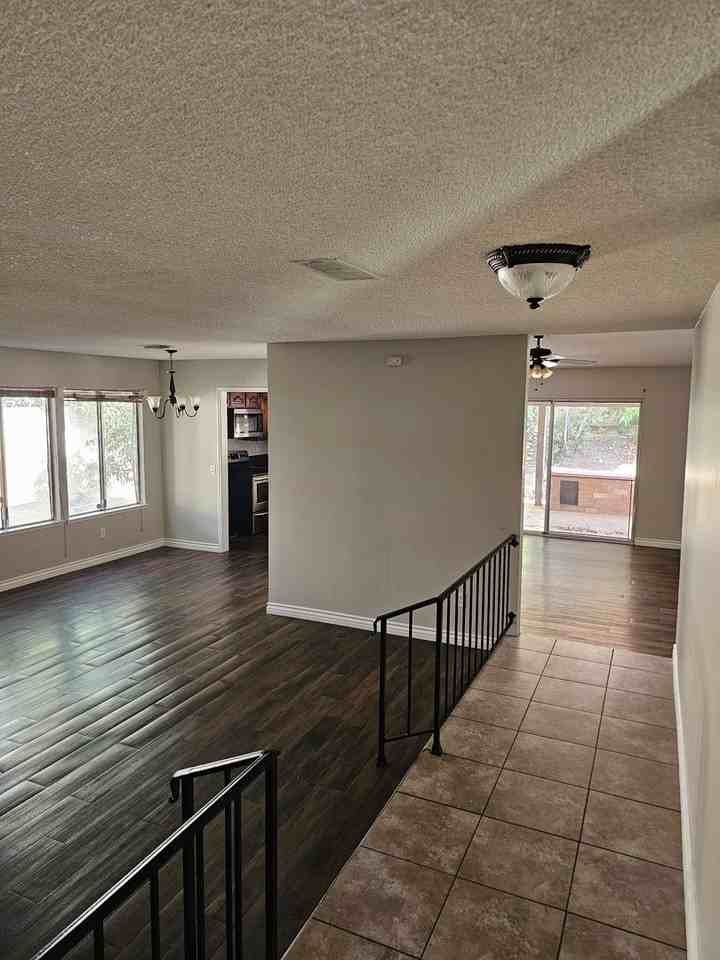 9820 Mcnicholl Dr - Photo 2 of 17