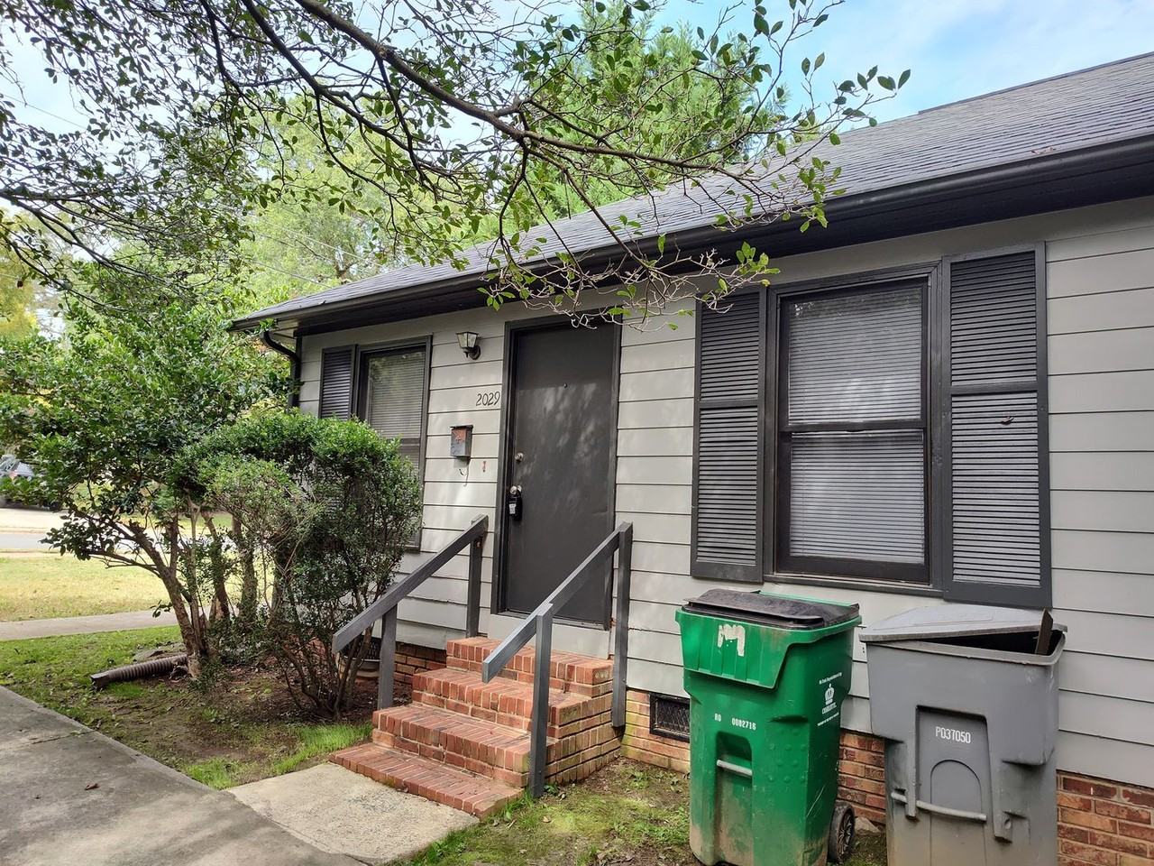 2029 Scott Ave - Photo 2 of 14