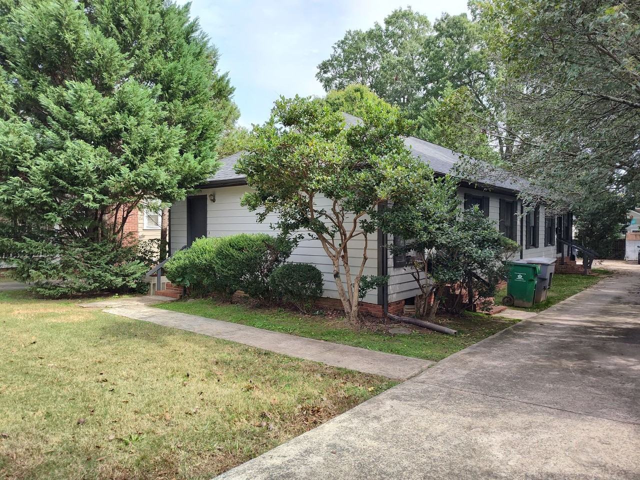 2029 Scott Ave - Photo 3 of 14