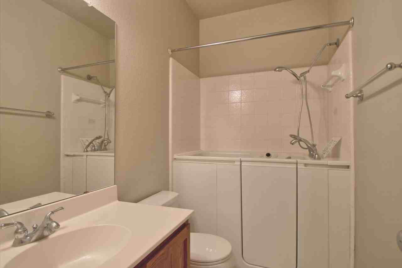 4010 Cargill Dr - Photo 6 of 25