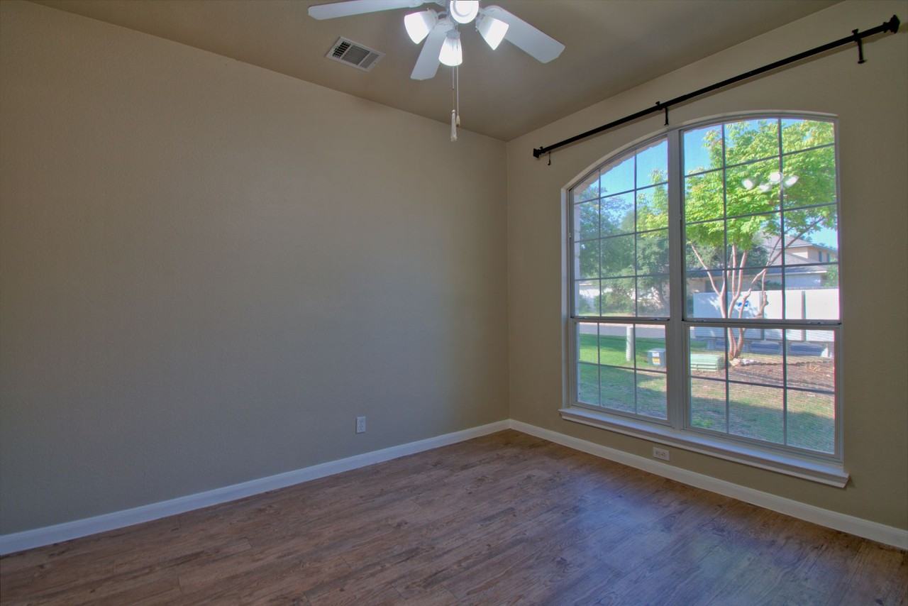 4010 Cargill Dr - Photo 7 of 25