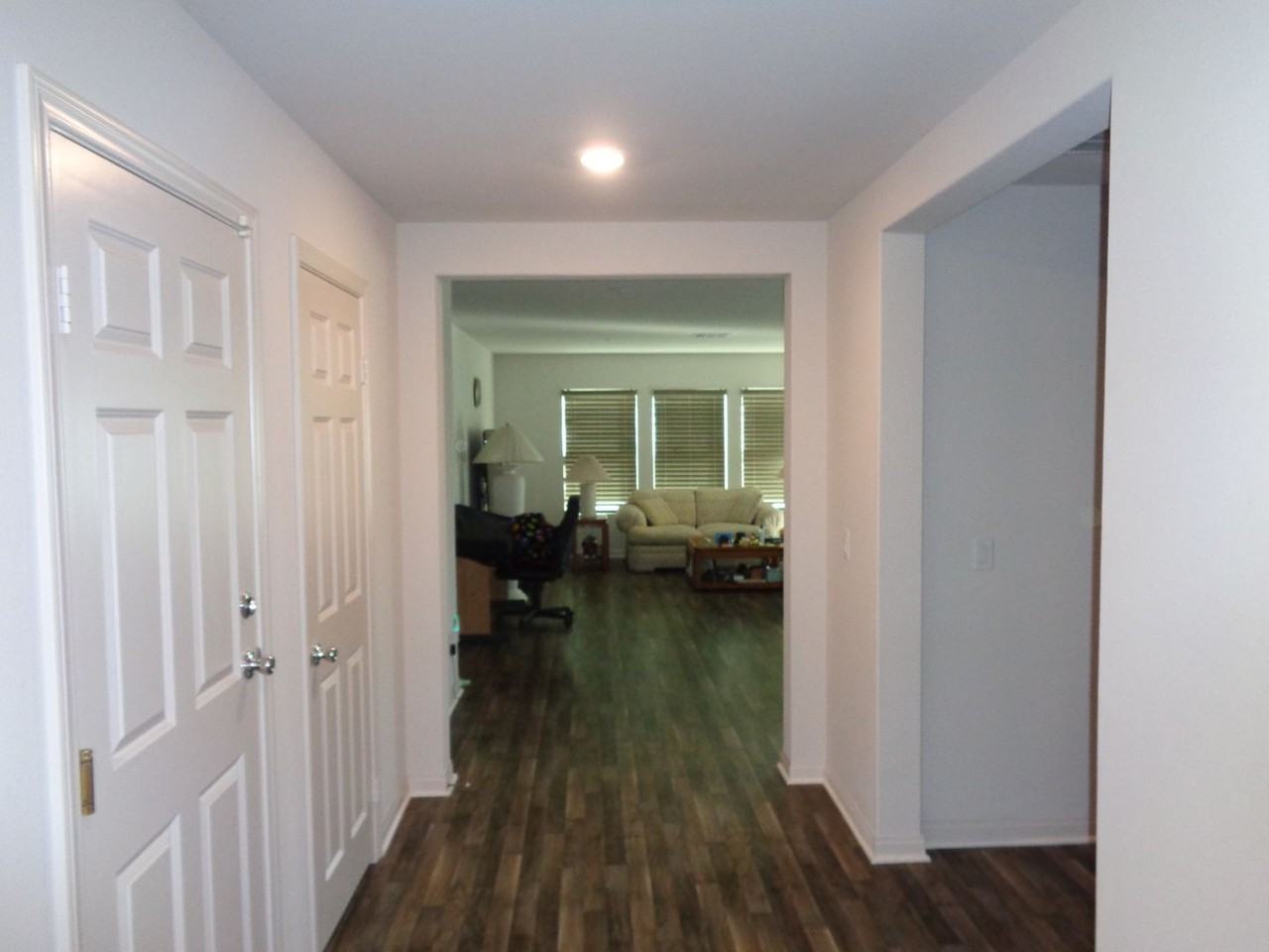 2048 E Newgrove St - Photo 2 of 16