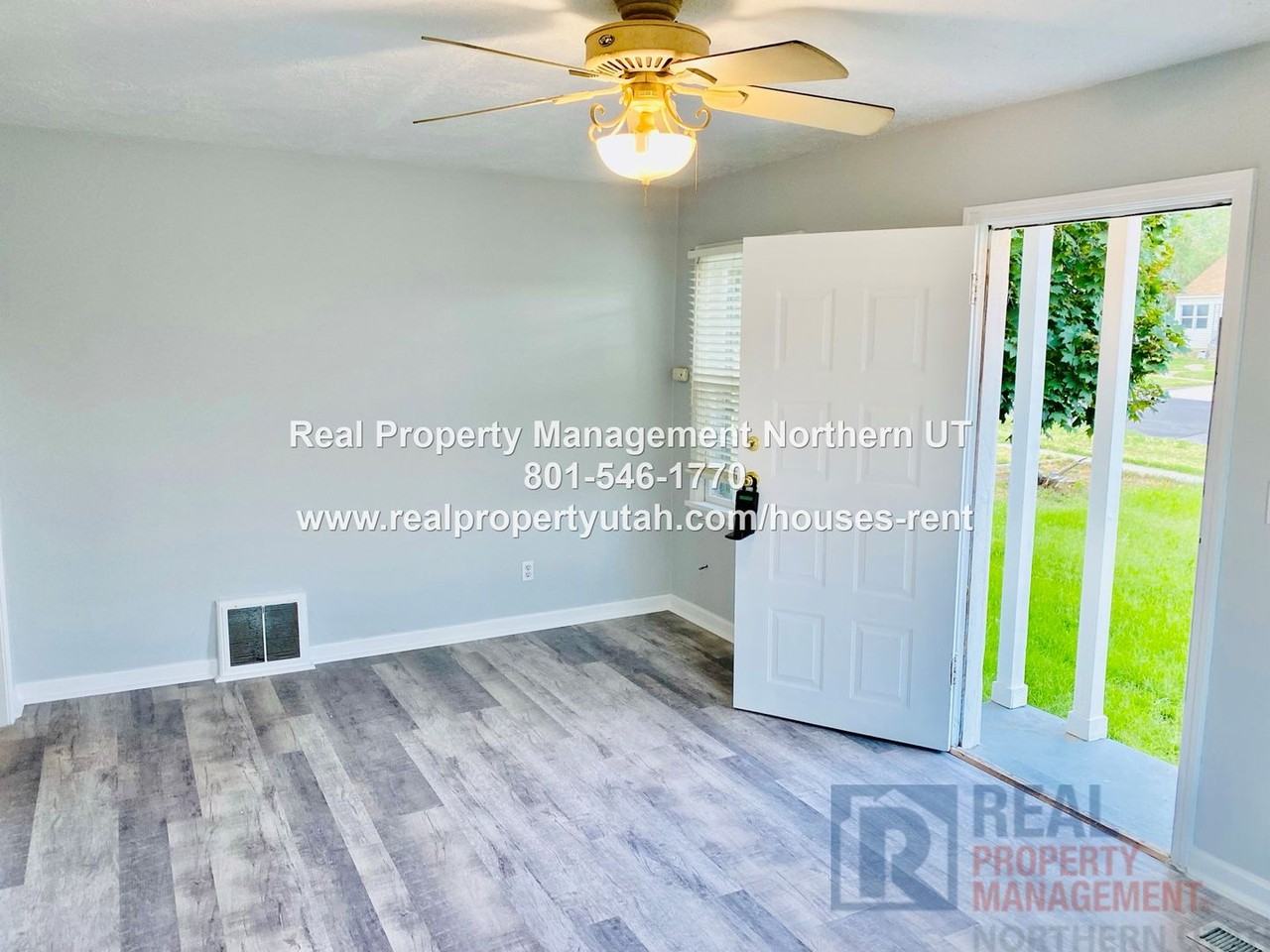 1370 23rd St - Photo 3 of 26