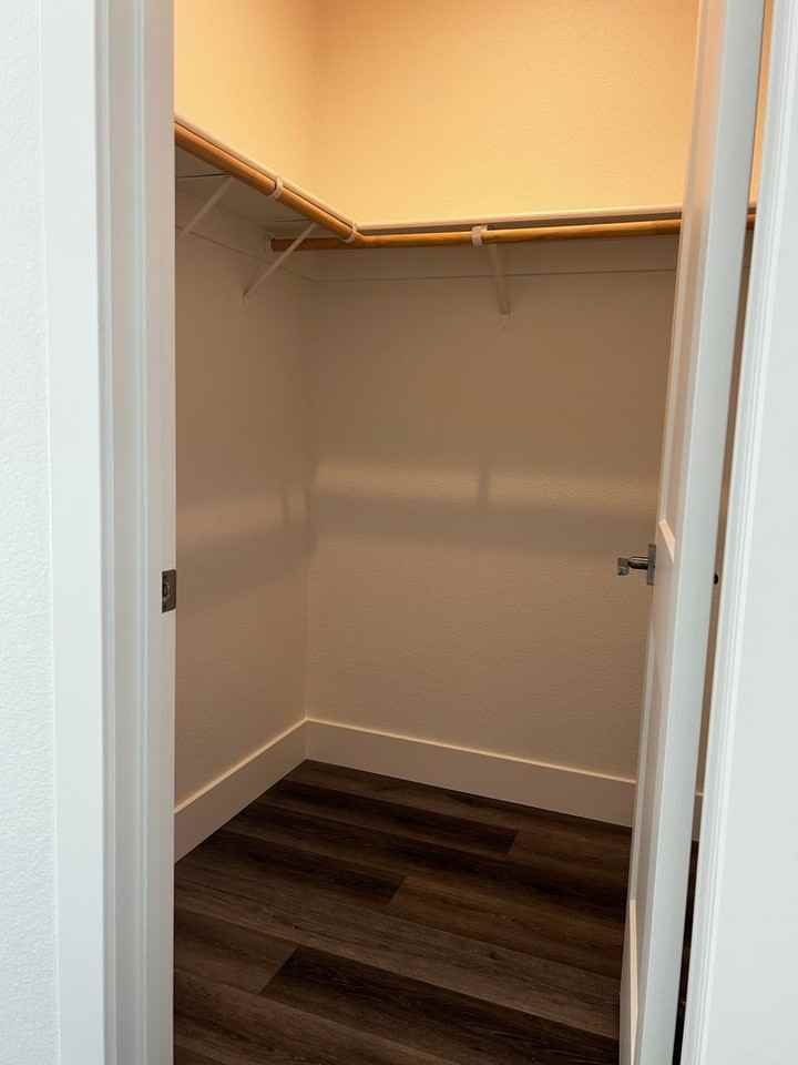 2081 Dennis Ln - Photo 6 of 7