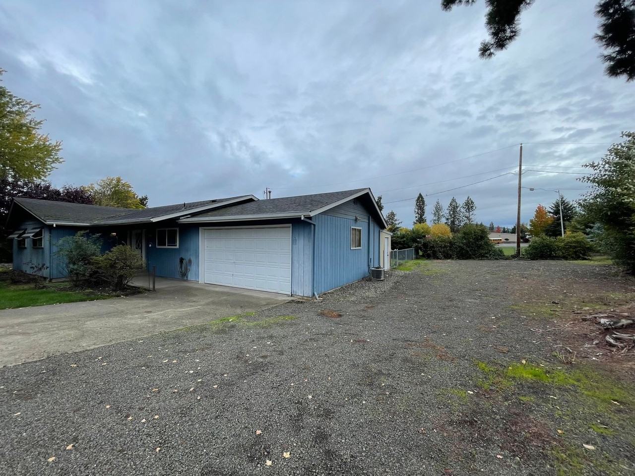 3020 W Shasta Ave - Photo 2 of 20