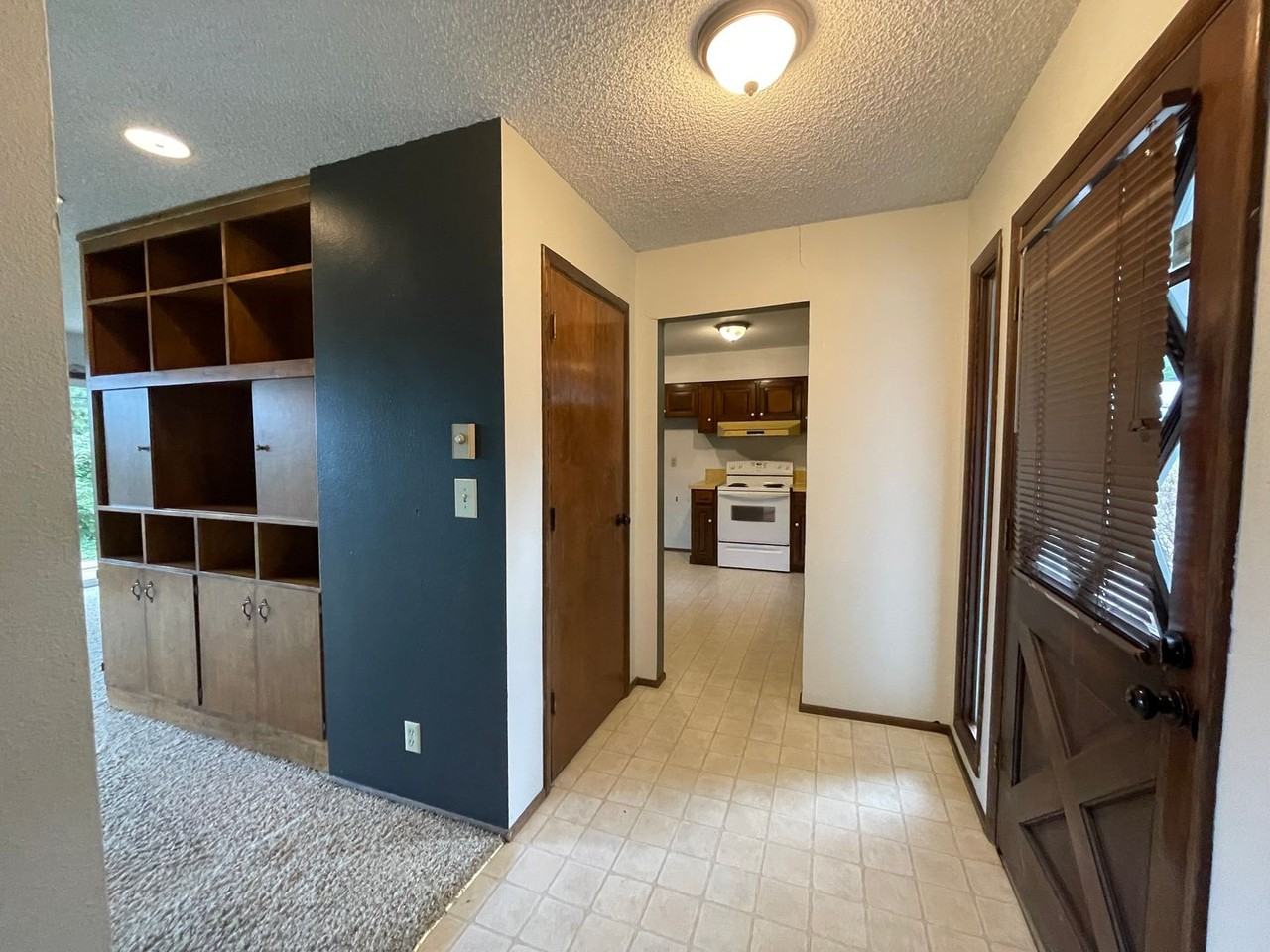 3020 W Shasta Ave - Photo 3 of 20