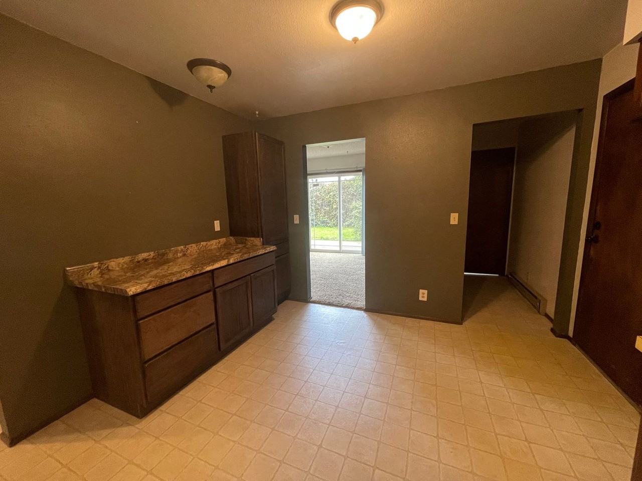 3020 W Shasta Ave - Photo 5 of 20