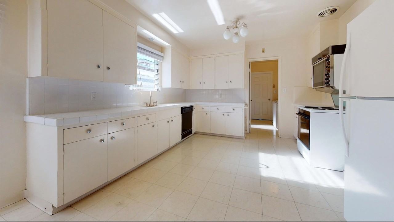 5704 Dorothy Drive - Photo 4 of 21