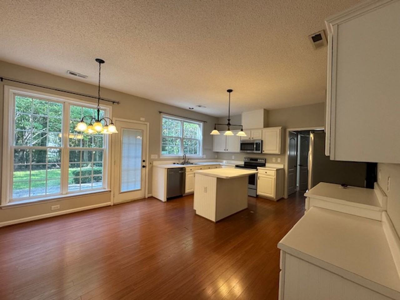 2808 Kentshire Pl - Photo 5 of 21