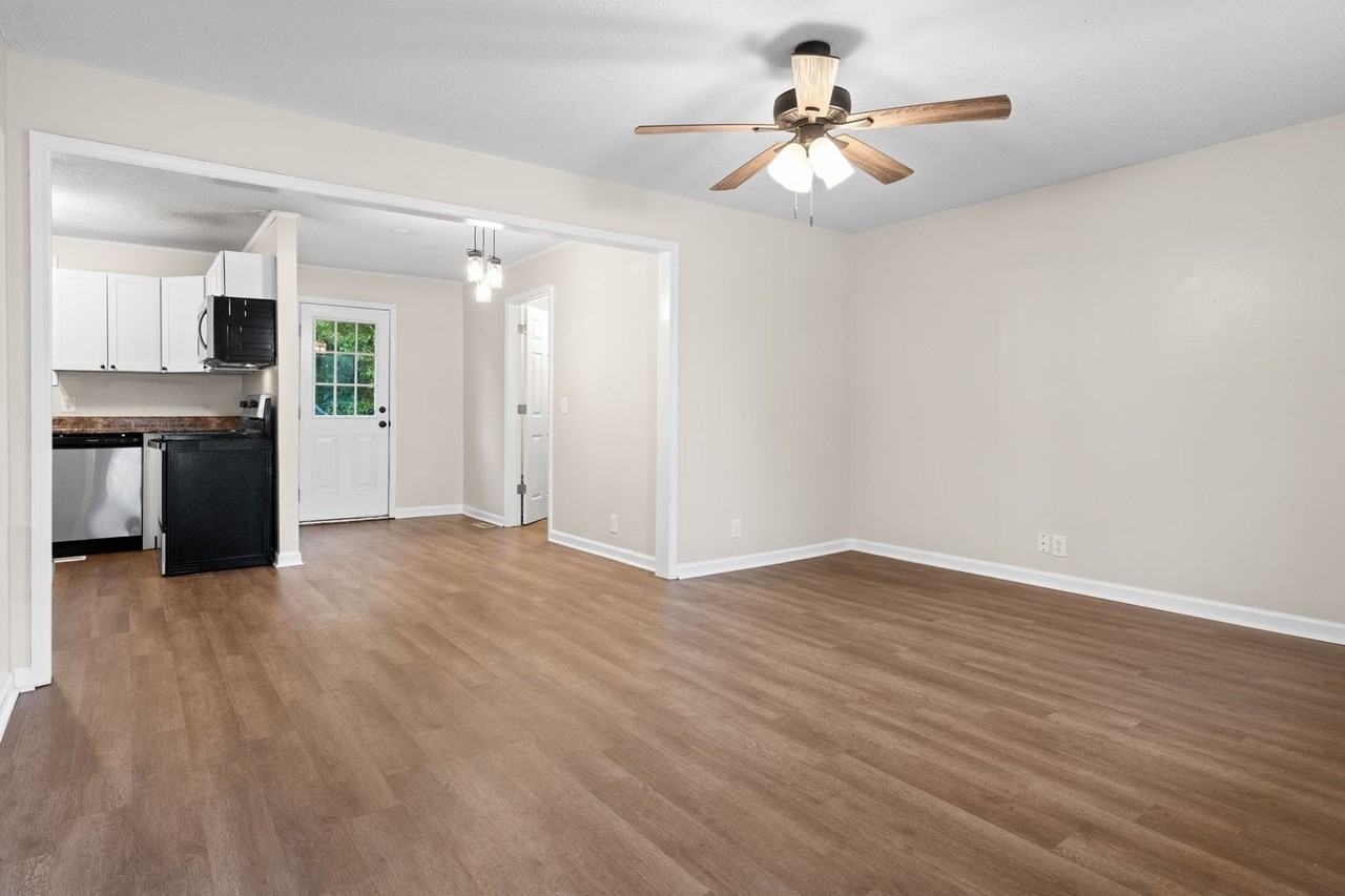 635 Lafayette Rd - Photo 5 of 24