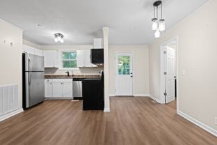 635 Lafayette Rd - Photo 1 of 1