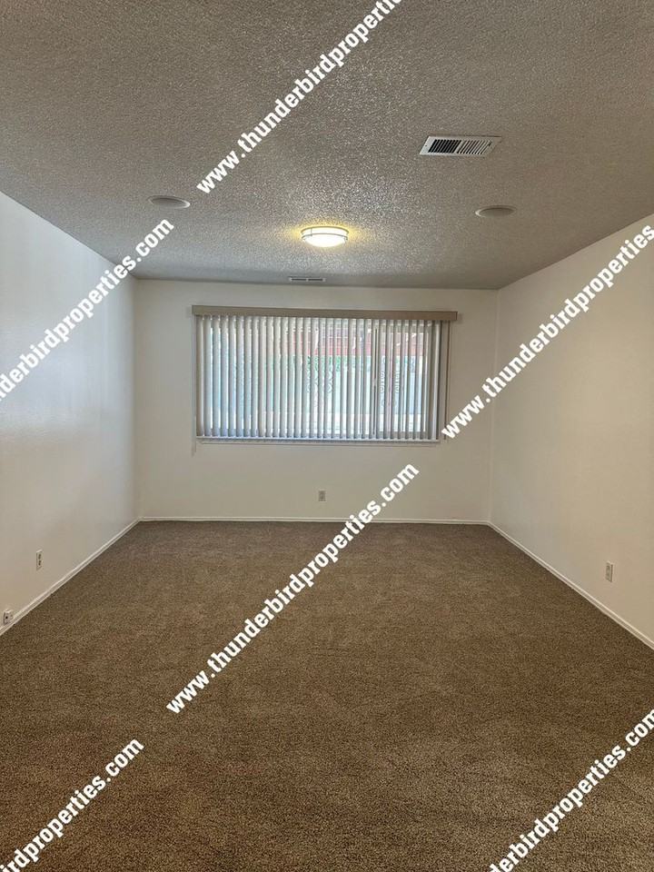 7208 Cindy Dr Ne - Photo 2 of 19