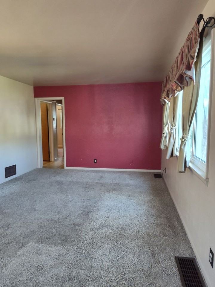 1947 E 18th St - Photo 2 of 12