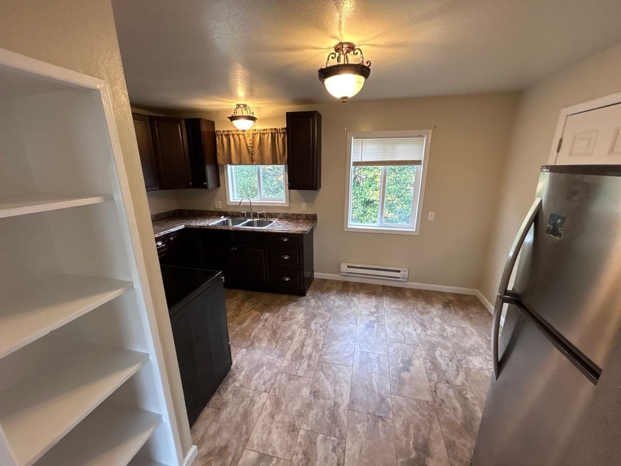 156 N Schoneman Ave - Photo 4 of 12