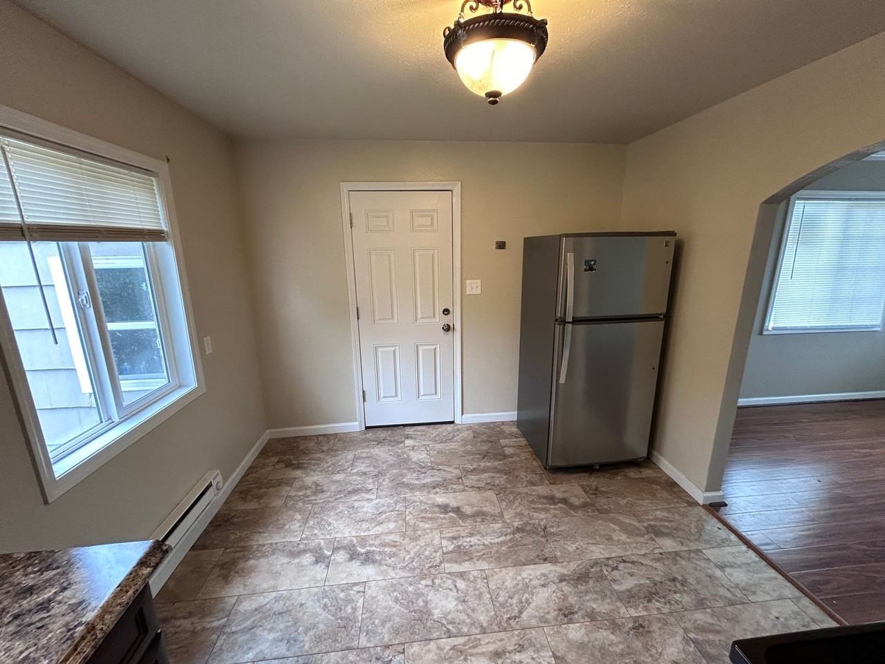 156 N Schoneman Ave - Photo 6 of 12