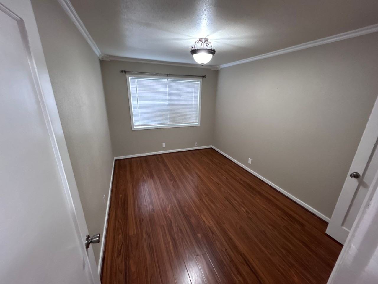 156 N Schoneman Ave - Photo 7 of 12