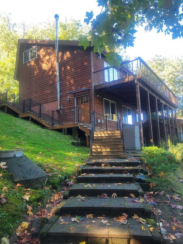 13723 Macadam Rd S - Photo 3 of 21