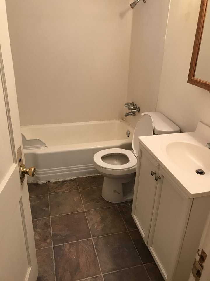 650 Ne 42nd St #3 - Photo 6 of 6