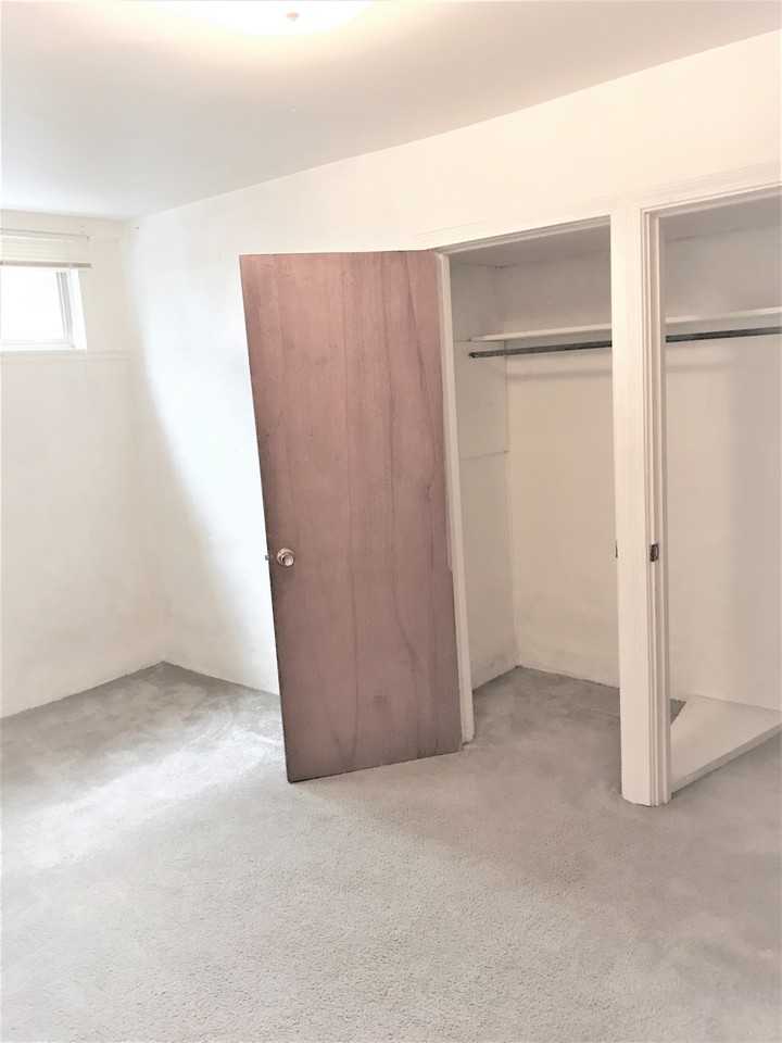 650 Ne 42nd St #3 - Photo 3 of 6