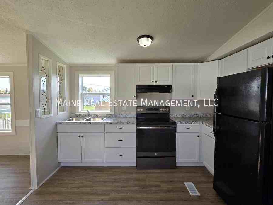 176 F St - Photo 3 of 16
